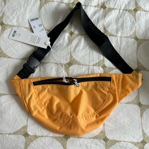 NWT baggu orange fanny pack